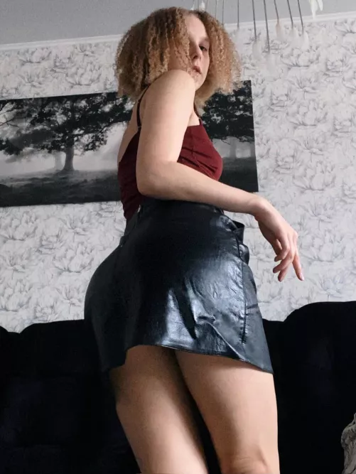 perfect short leather skirt for you baby