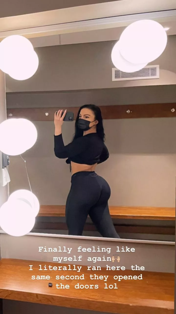 The moment gyms went open again after lockdown. She and many others happy again.