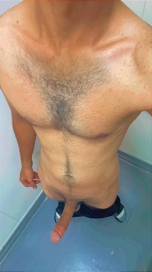 24, hmu I’m so hard