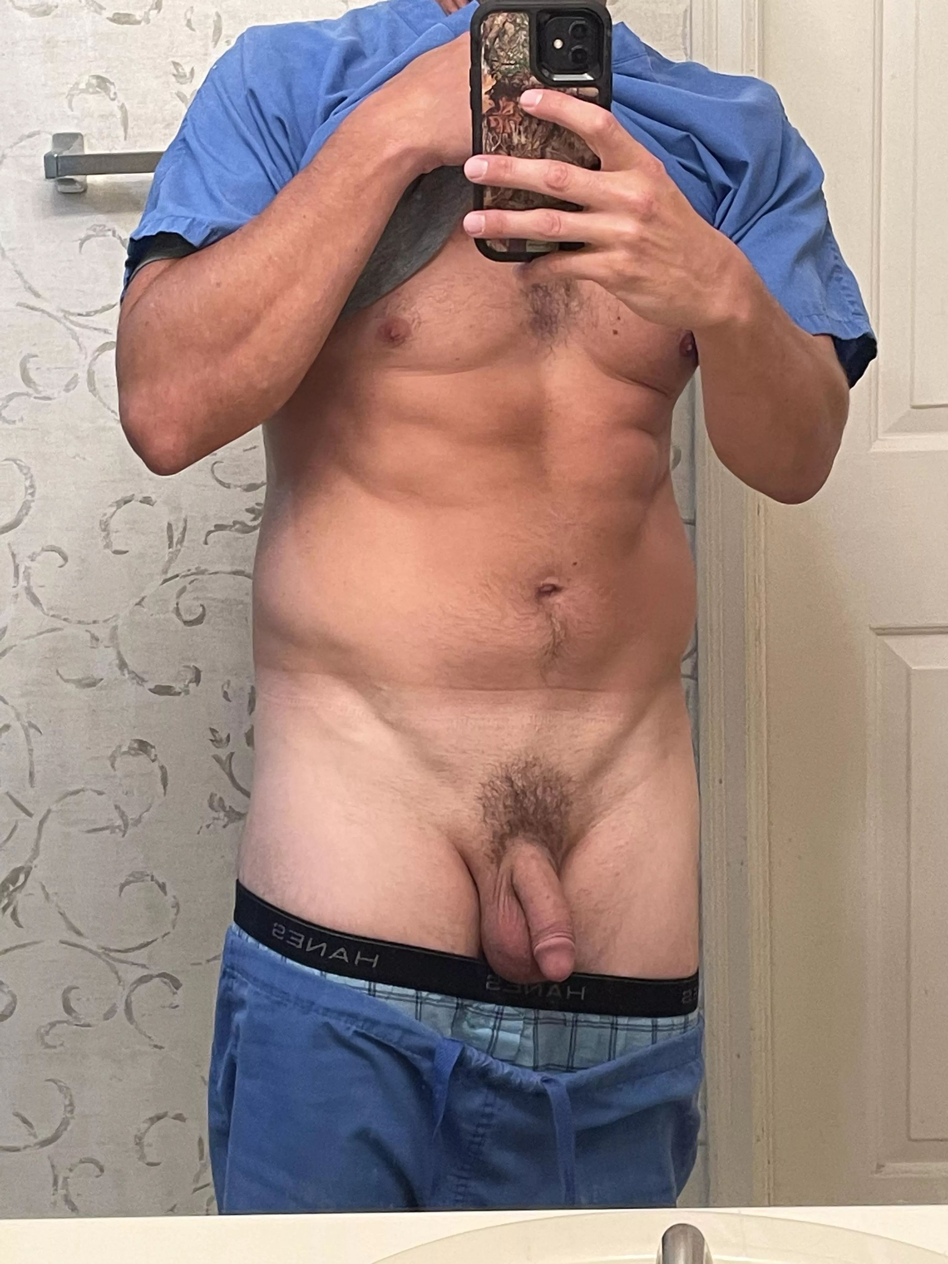 Be honest, am I a Dilf? (37)