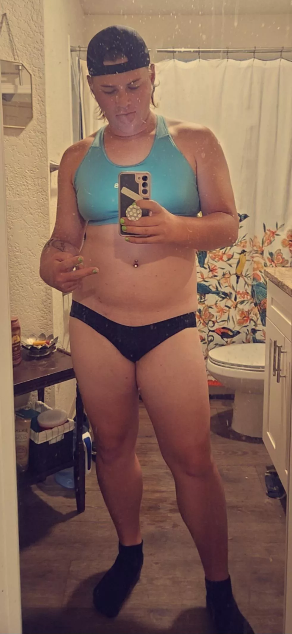 Dirty mirror, dirty girl.. or something like that.