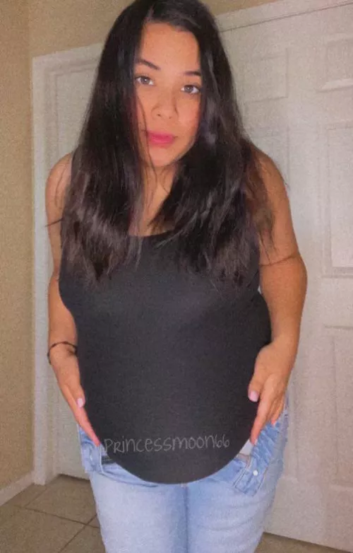 I know you’d love to see my naked 🤰🏻