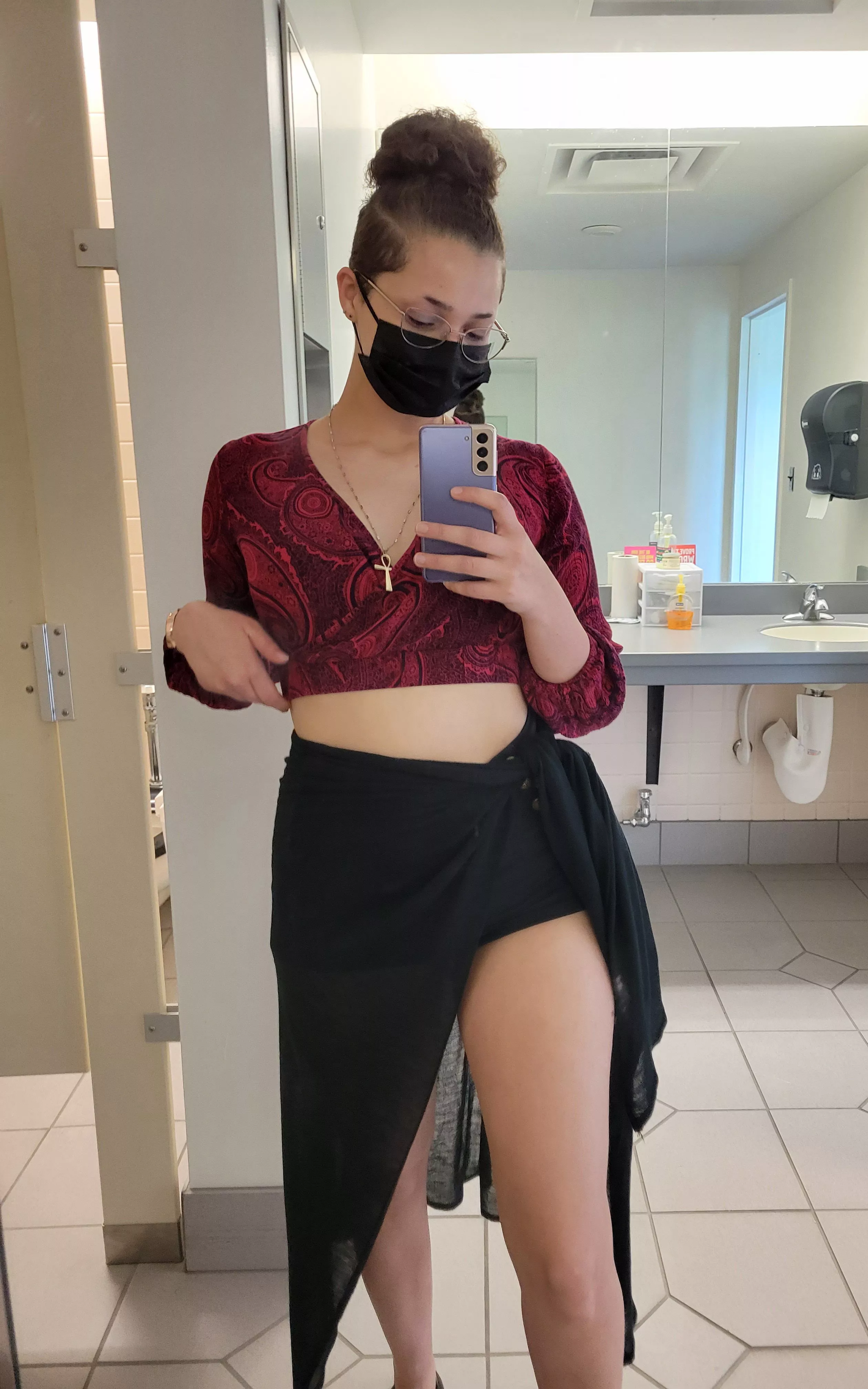 Post class selfie [F]