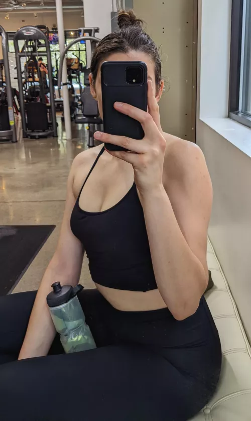 Sweaty upper body day 🥵 [F]