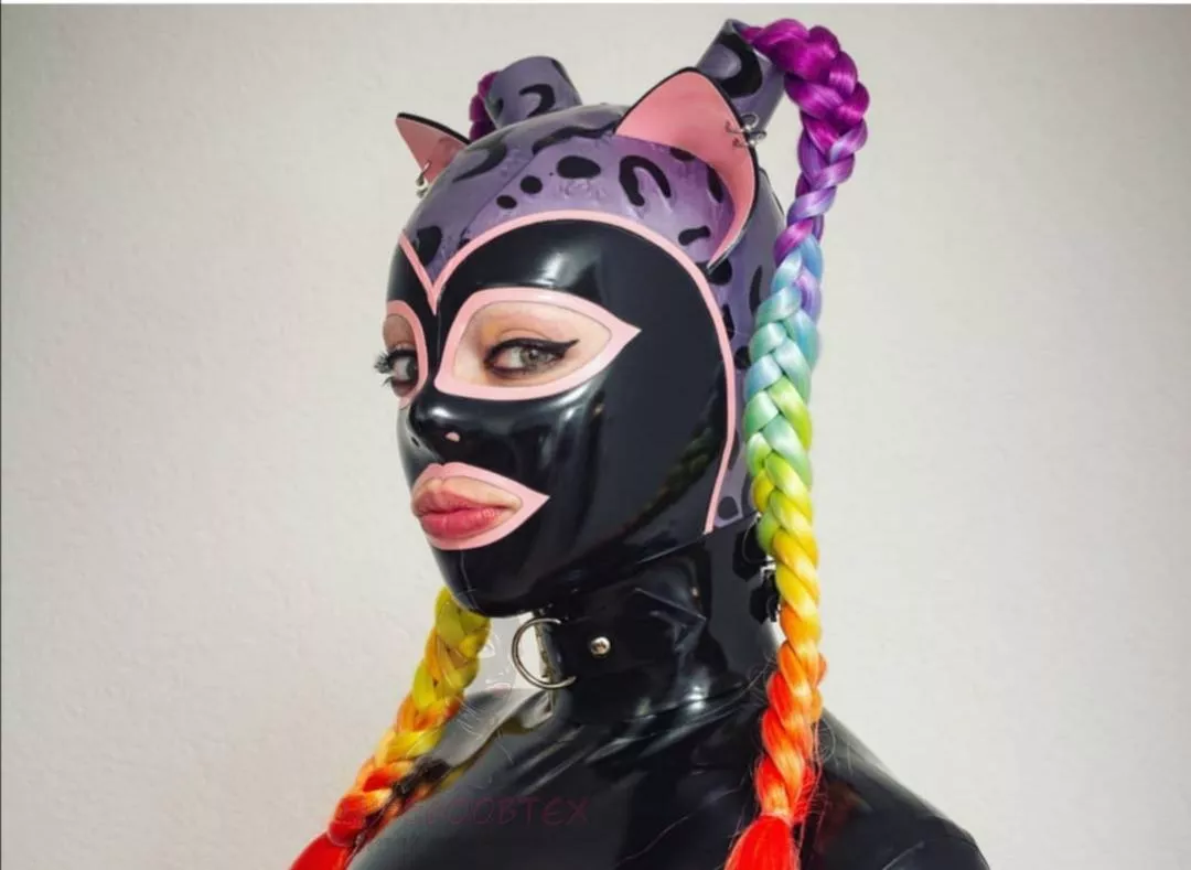 Alien Kitty says Hello!