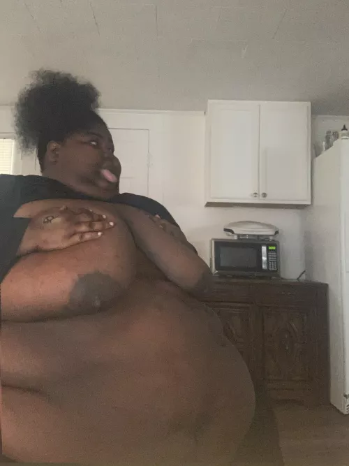 Anyone wanna to suck my nipples ?