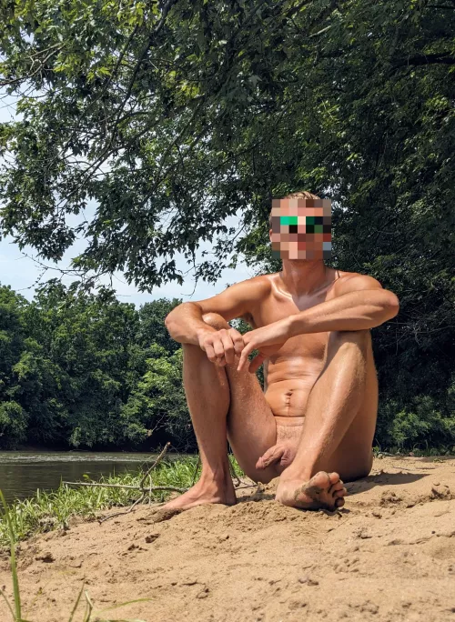 Found a great sandy river beach to enjoy!