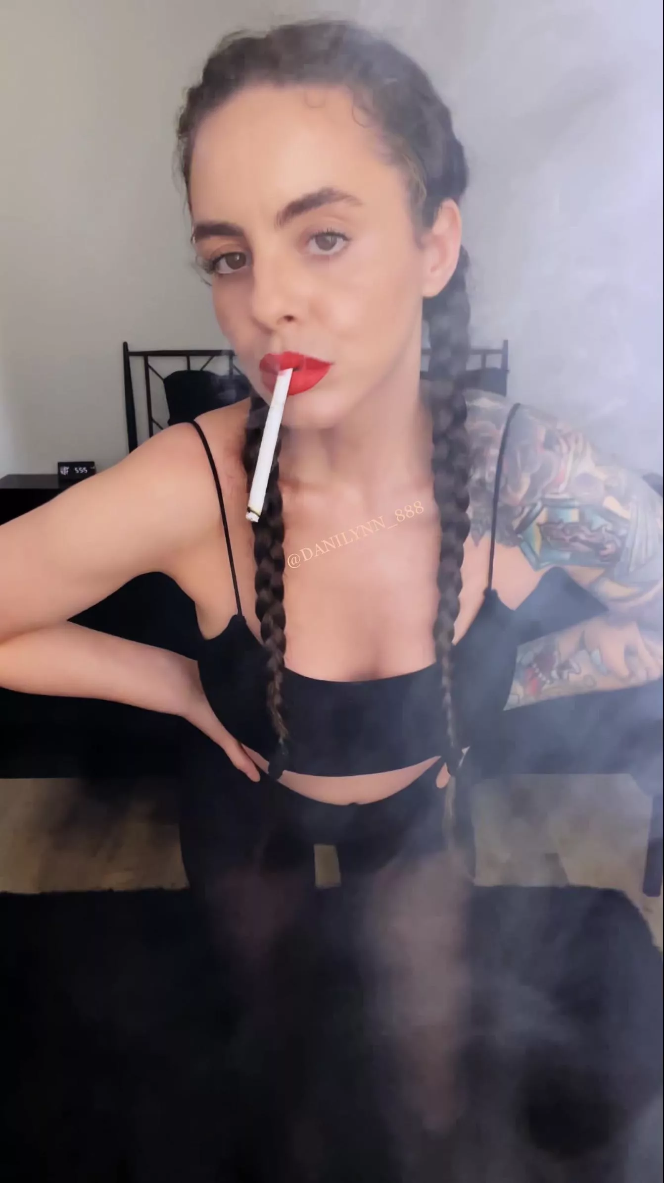 I can feel how much you’re craving me 💋💨