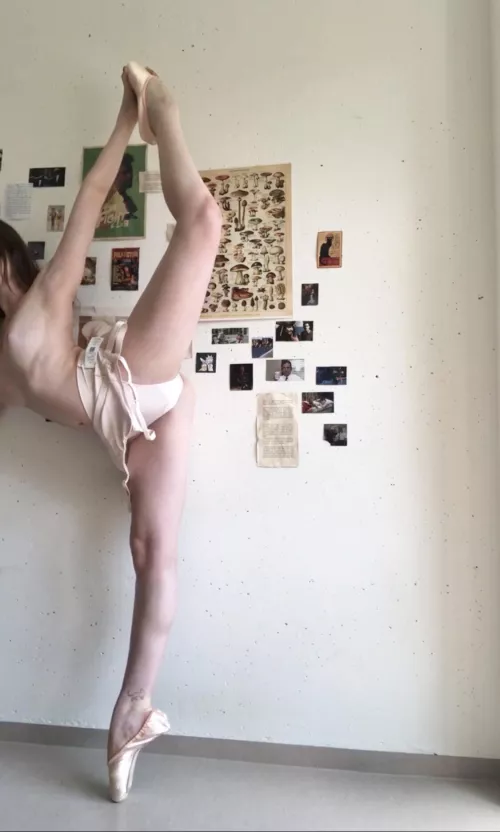 I love stretching my splits