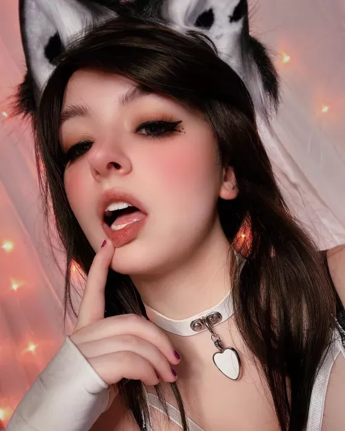 I want to be leashed up and yours~