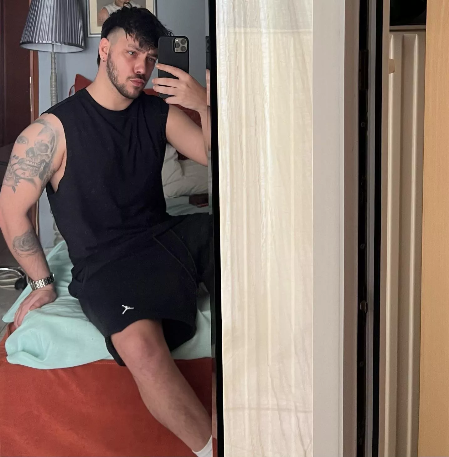 I’ll definitely delete later but looking for some cool people to chat with I’ll definitely delete later but looking for some cool people to chat with