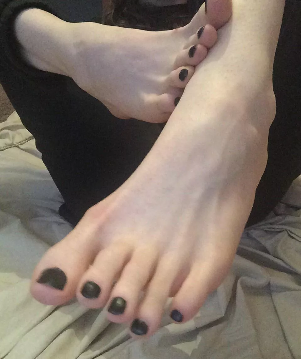 Soft girl feet 😊