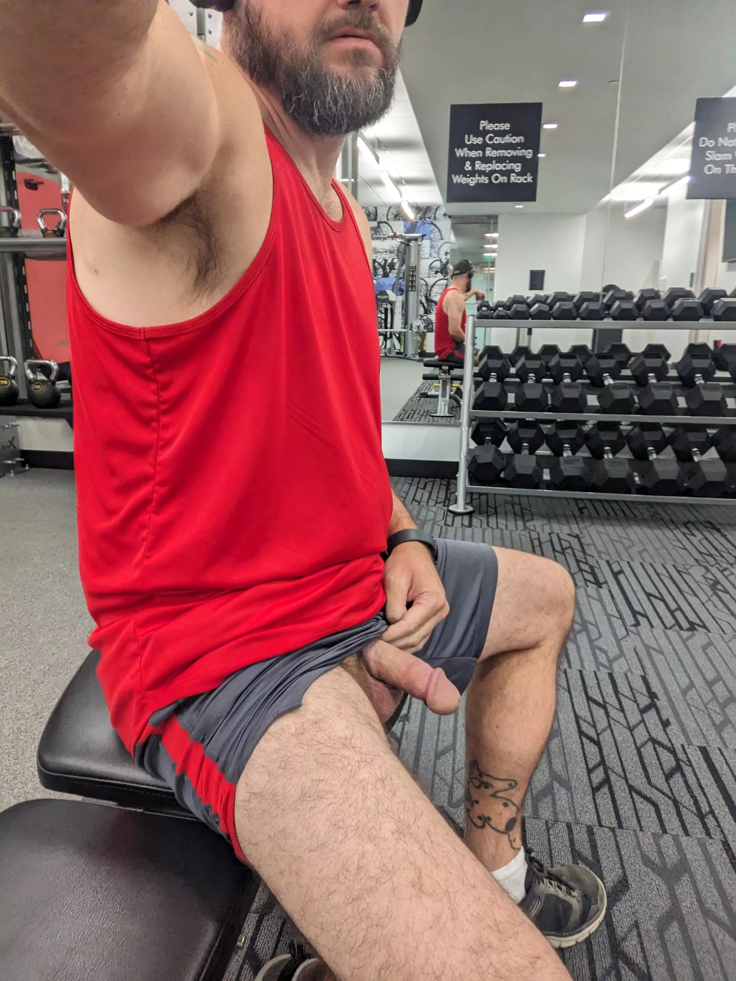 [45] Trying to keep things interesting while resting between sets