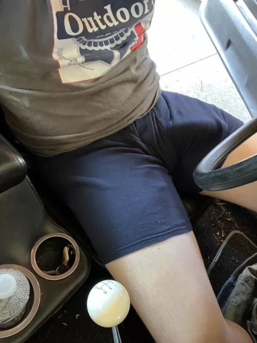 Anyone here that knows how to stick shift?