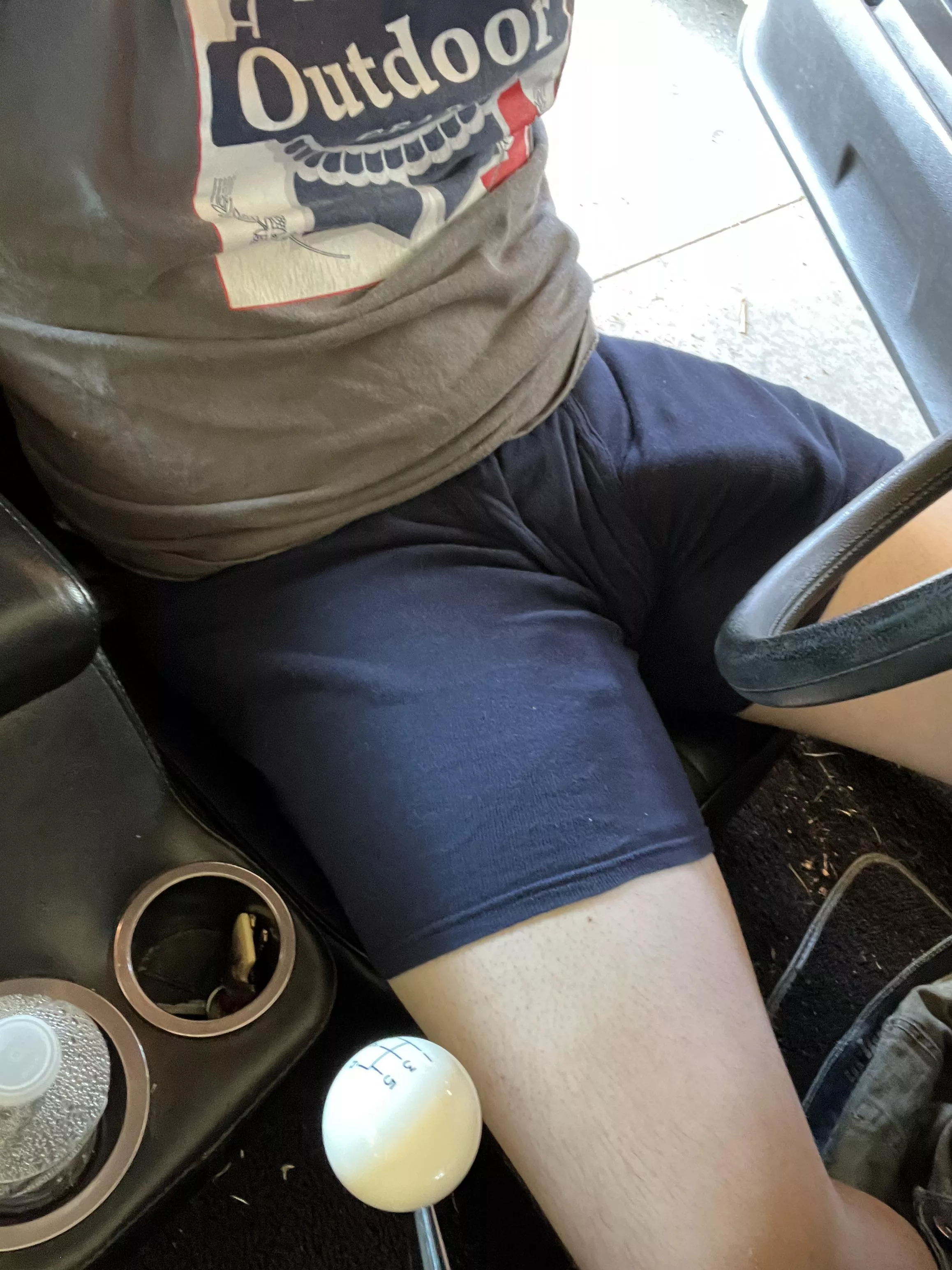 Anyone here that knows how to stick shift?