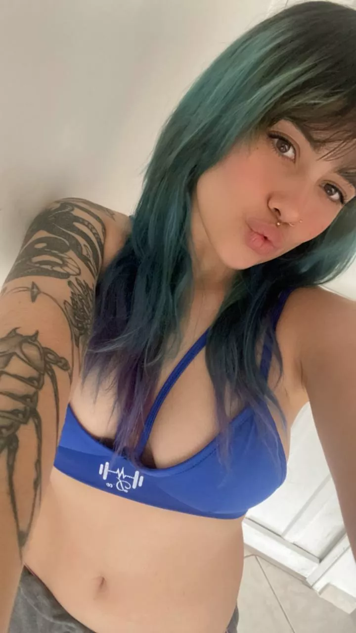 Got anything better than a green-haired chick with big tits?😋