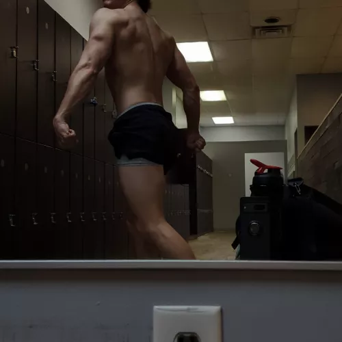 If you can guess what I trained today, I'll send you a small snippet from this video 👀👀