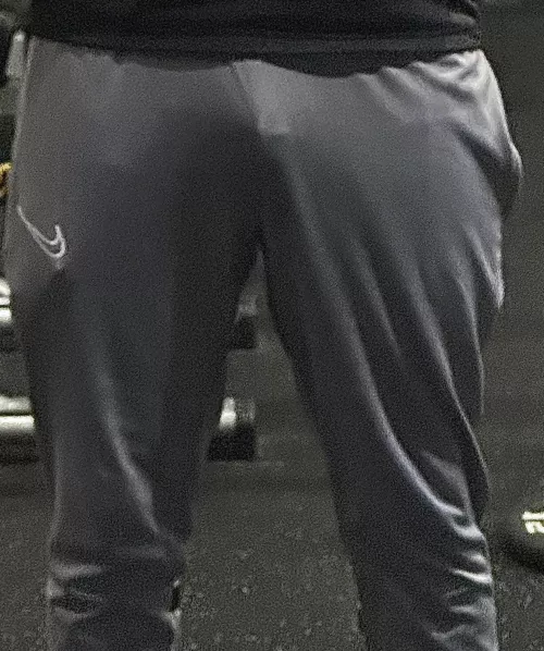 no wonder I was getting so many LOOKS at the gym, first timer here show me some love.