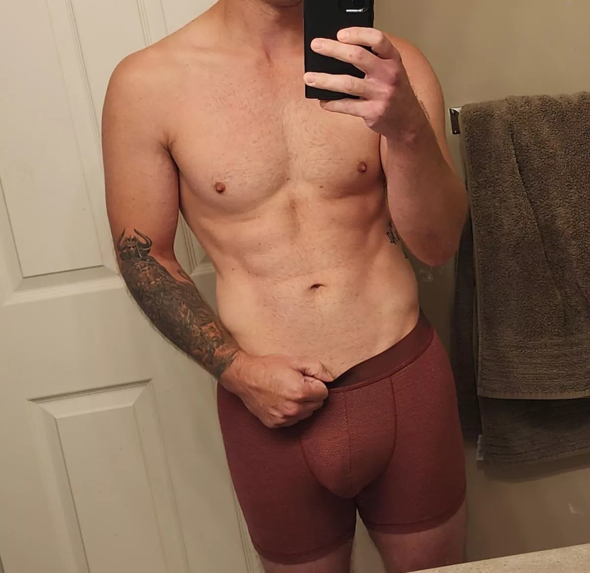 Someone come lick me 😈👅