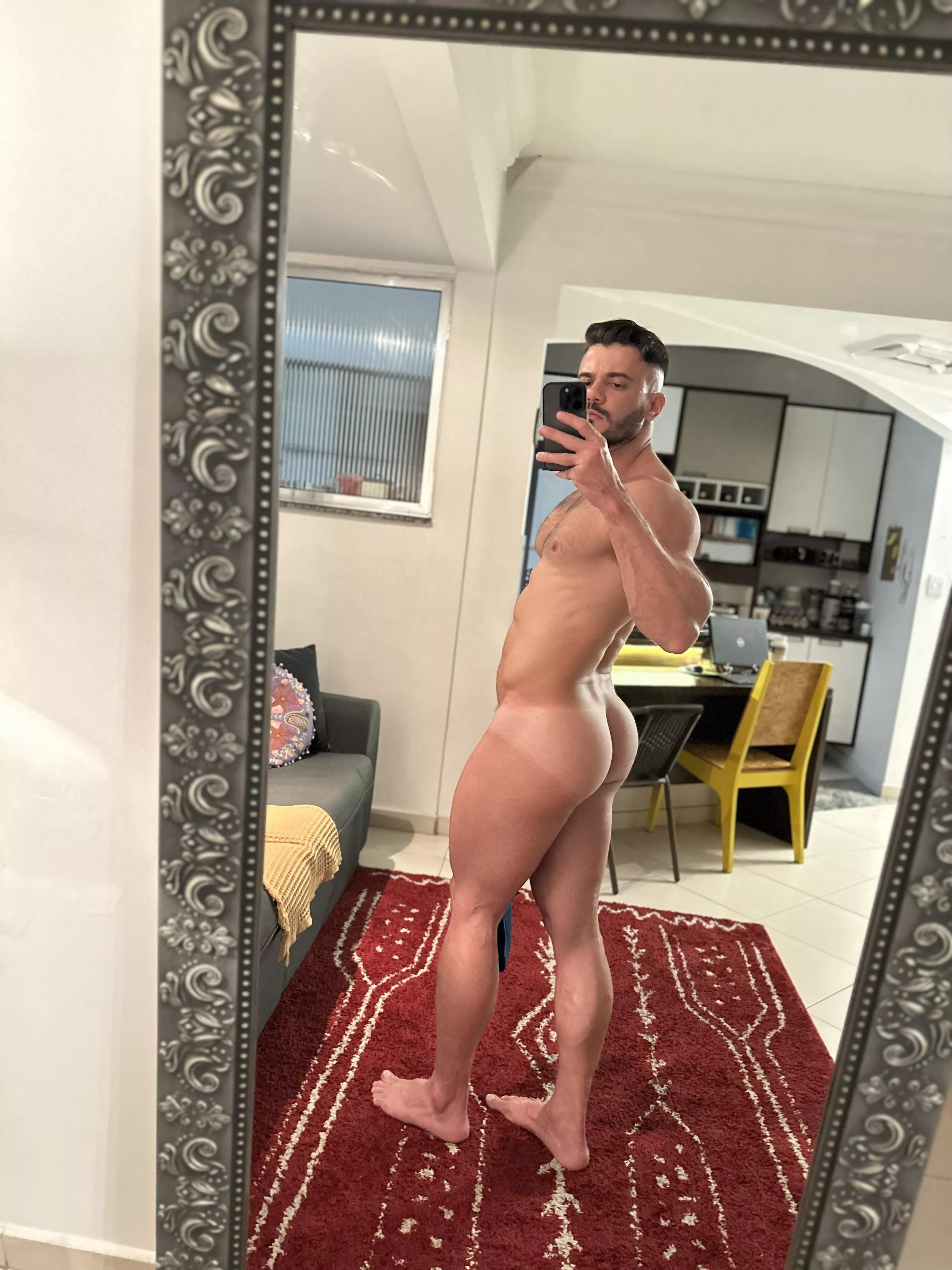 The biggest butt you will see in a while (32)