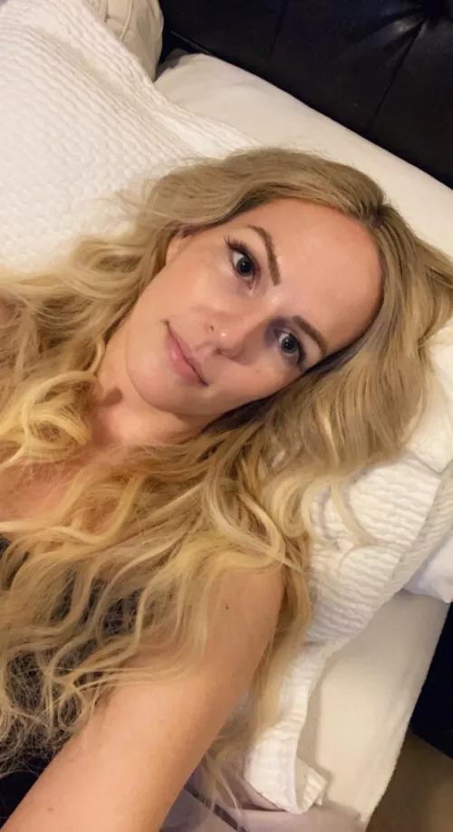 (32+) Lazy Monday with no make up on!