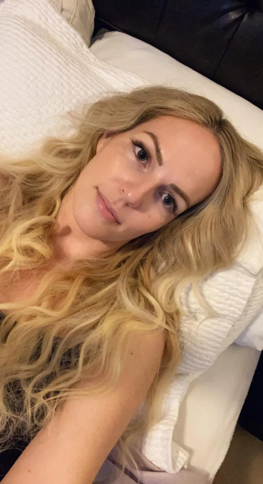 (32+) Lazy Monday with no make up on!