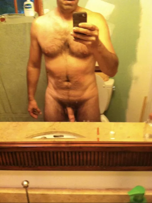 [53] becoming comfortable with my dad bod..lol