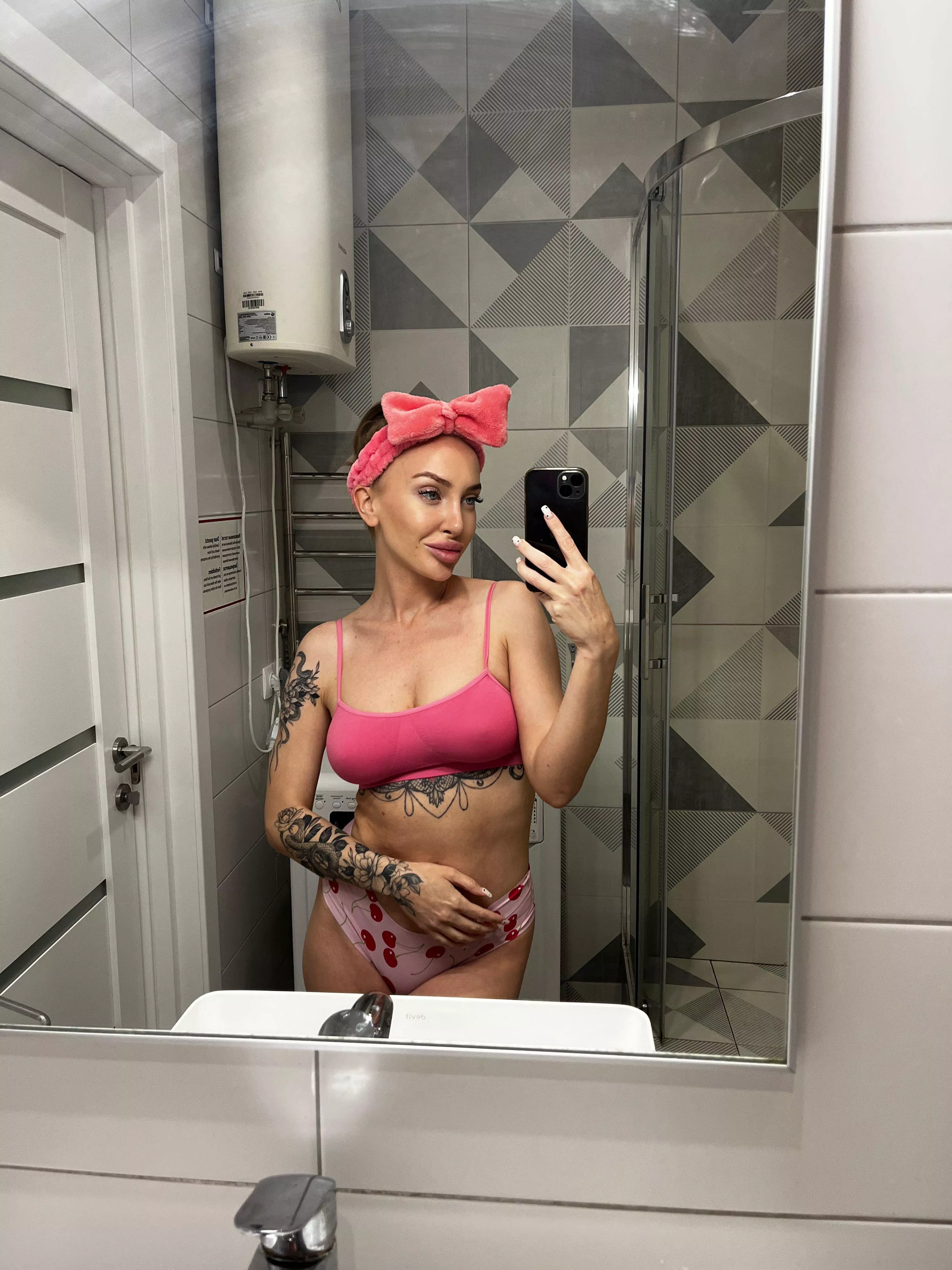 Anybody up for a passionate night of pleasure?