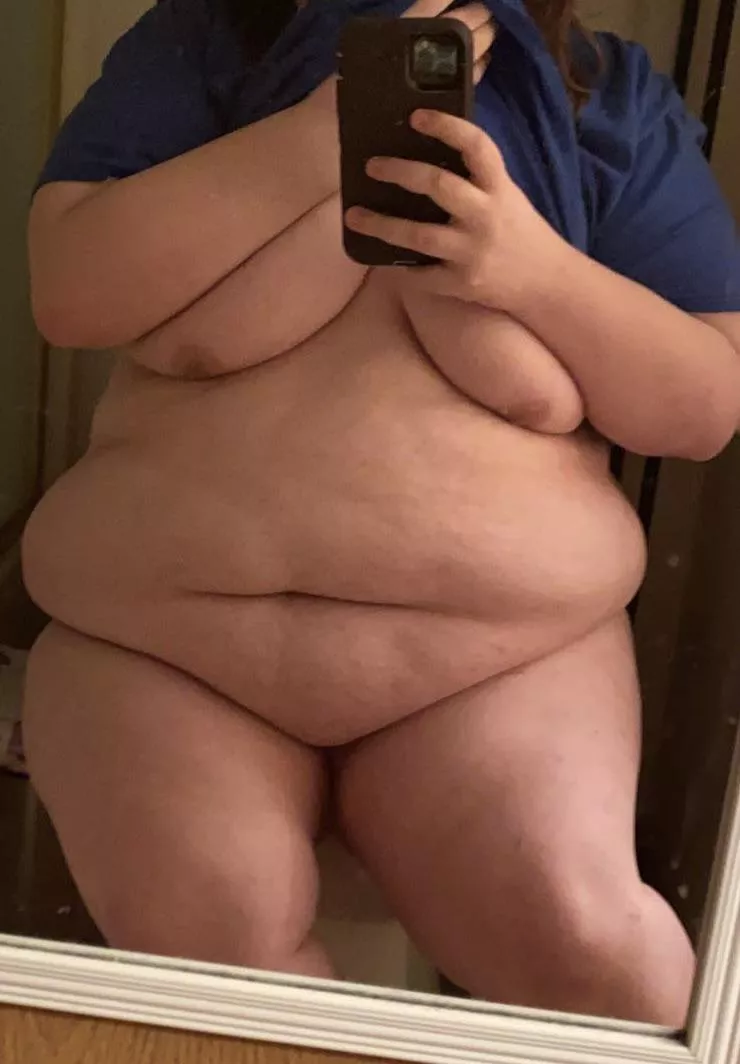 Do you like my belly or thighs more? 🥺