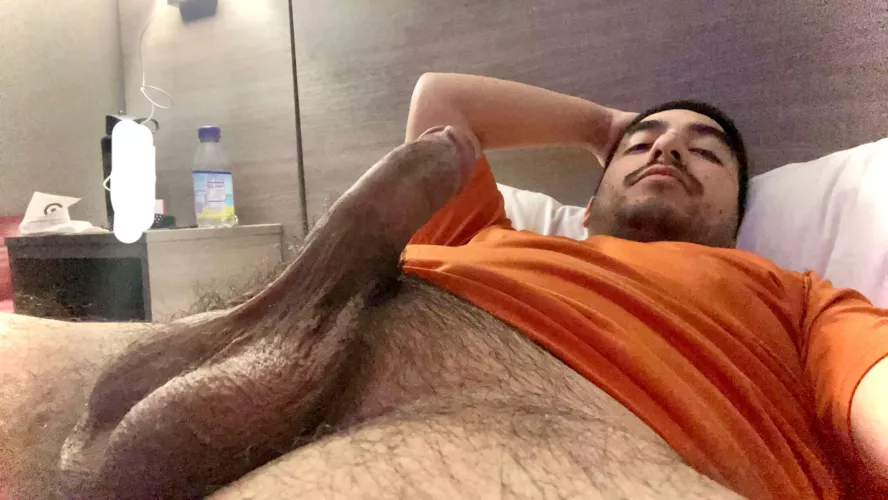 Grades…Lighting: 6/10 - Pose: 9/10 - Camera Quality: 7/10 - Cock You Tell Me/10 😜 (Mr)