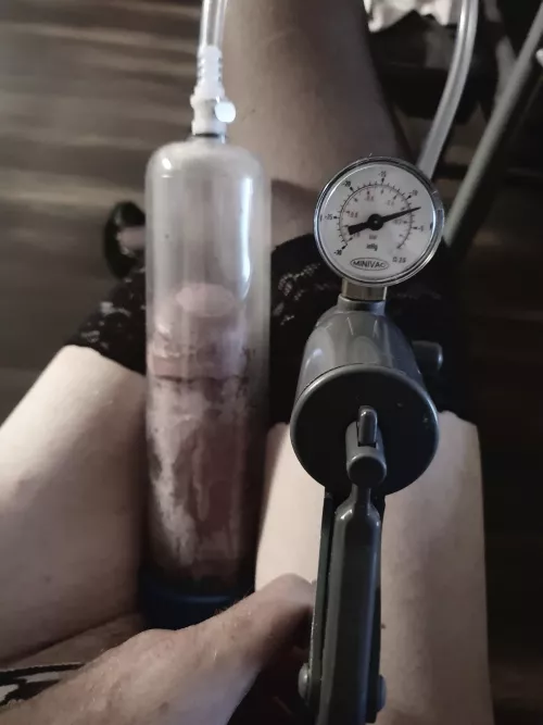 Little pump in lingerie