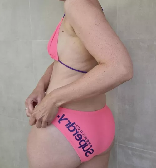 Pink bikini butt 👙 🍑