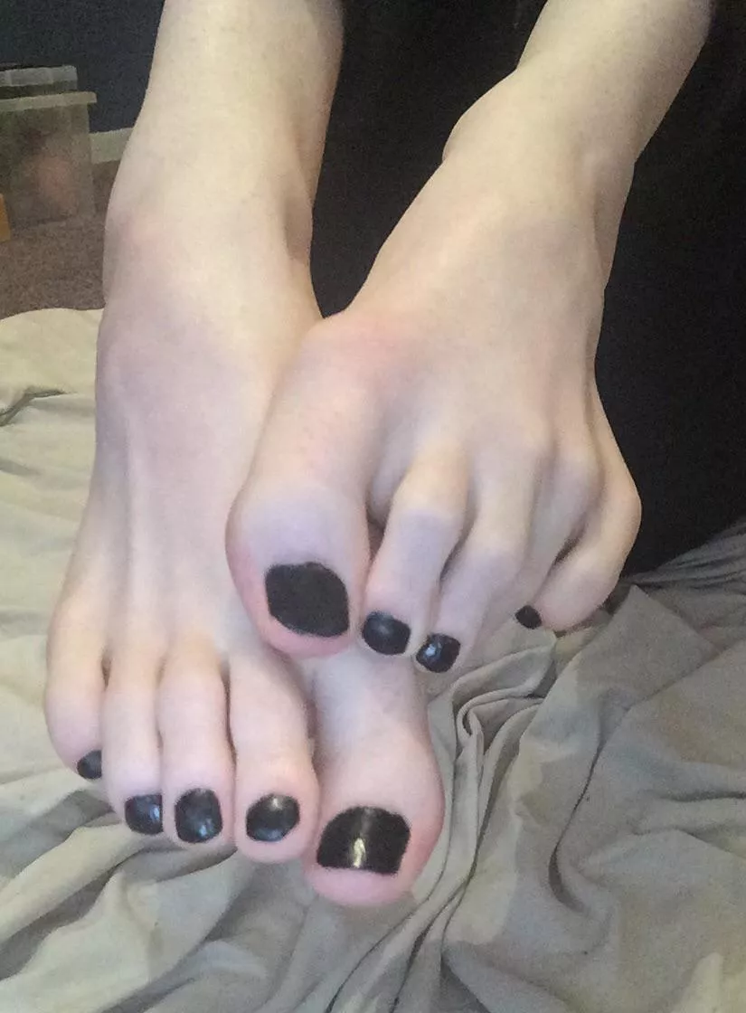 Pretty in black 🥰🖤