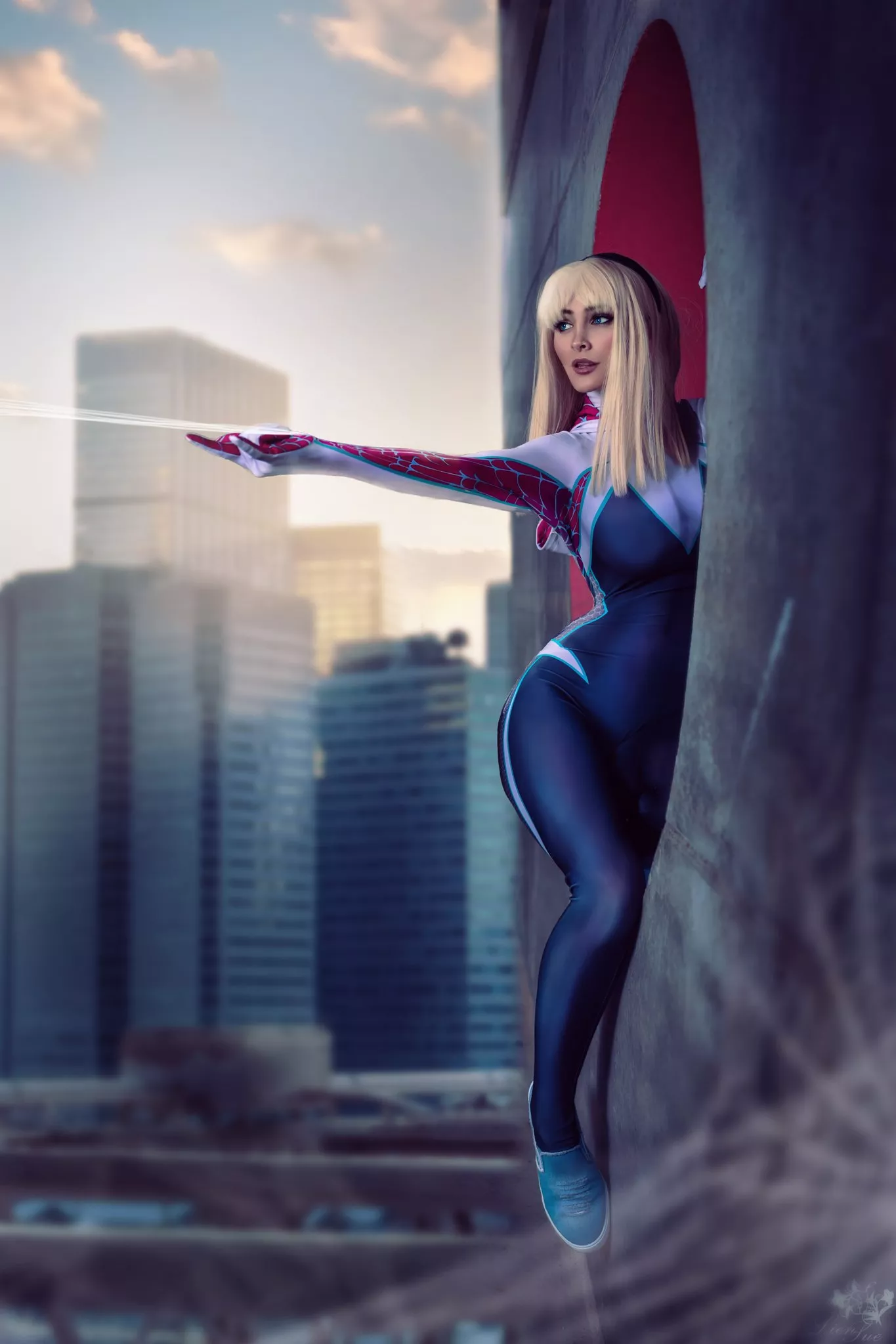SpiderGwen (By liiensue)