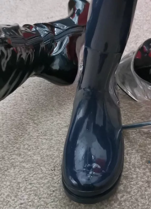 The taste lingers on my tongue OC