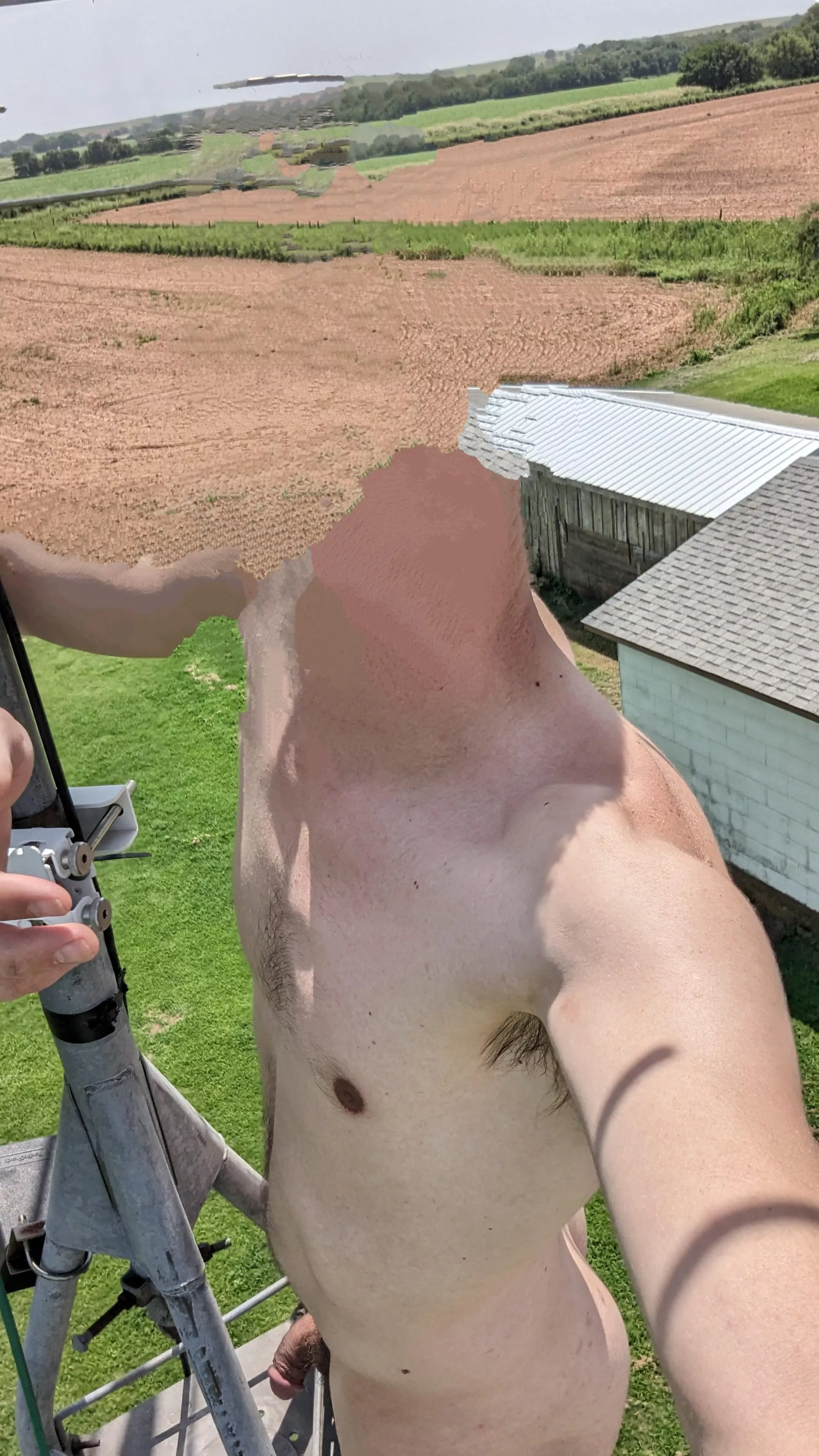 Had to climb the tower and fix the antenna to post this.