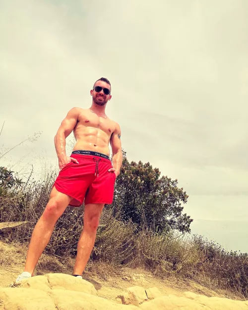 Hiking is the best way to clear all that anxiety out of your head 🙌🏼