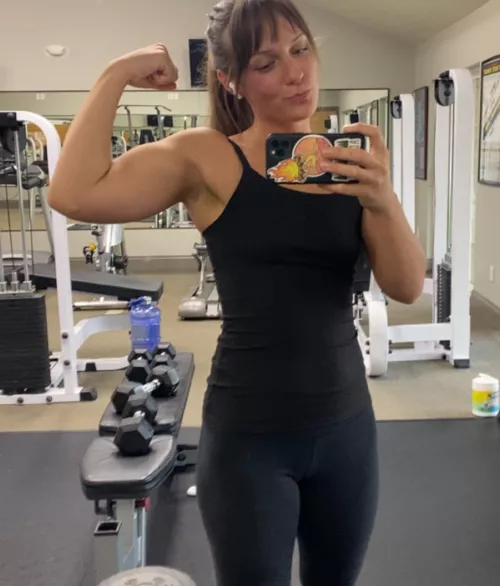 sweaty armpits taste better