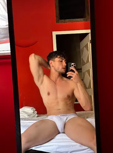 Who likes italian boys? We are said to be very good in bed ;P