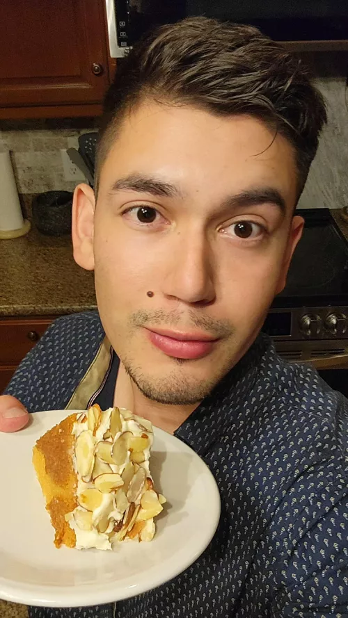 Who wants cake? 🍰