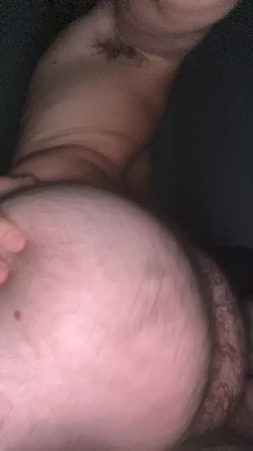 20m. hairy bubble ass. into daddies and older guys. sc : colson2022996
