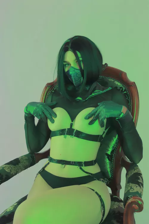 Cosplay Viper by (cosplay_lola) [Valorant]