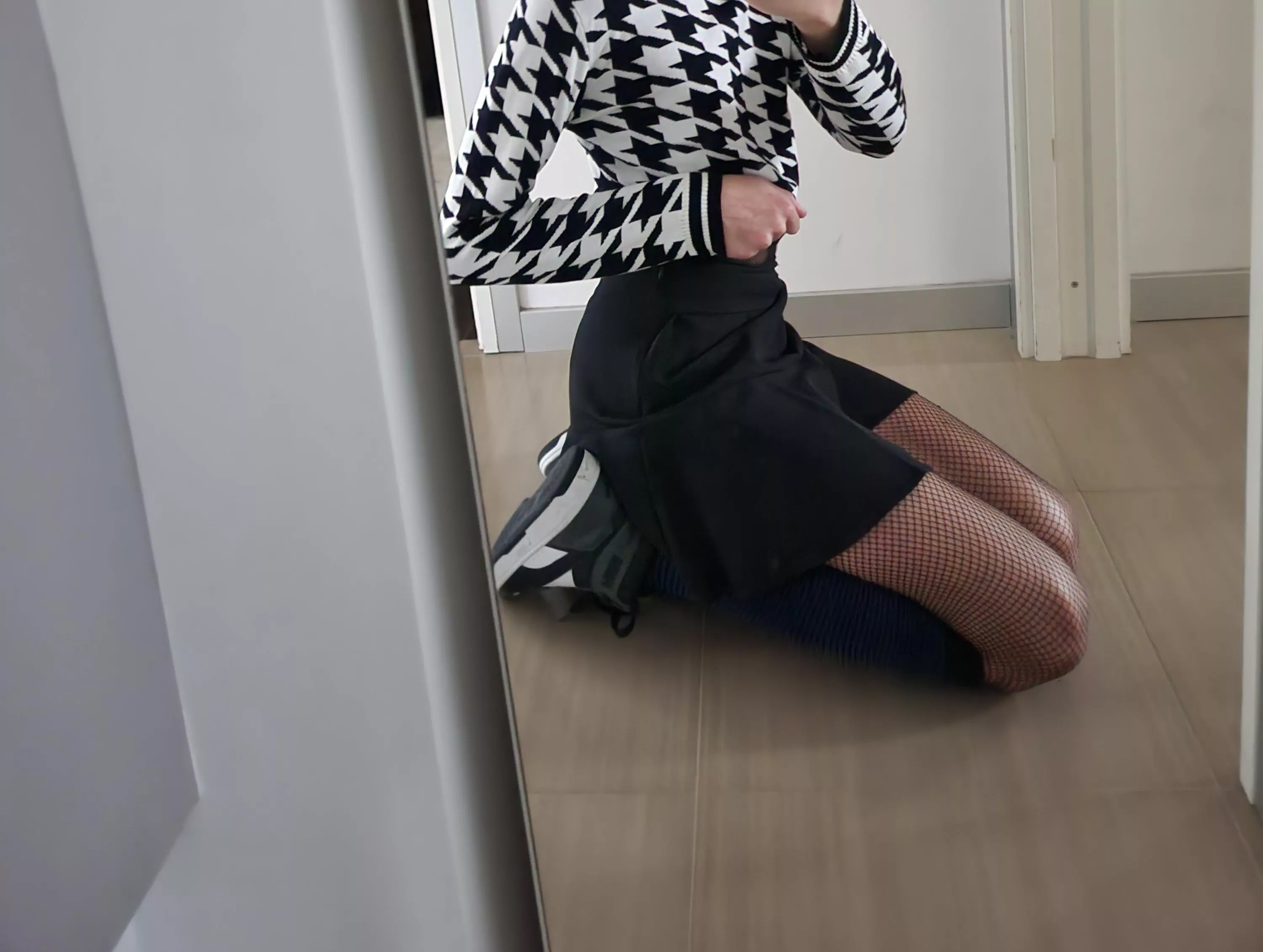 Do i look good in this? (its my first time ever posting something on reddit please be nice im nervous :<)