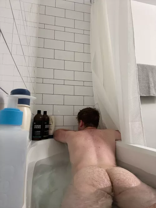 First bath at my new apartment 😈