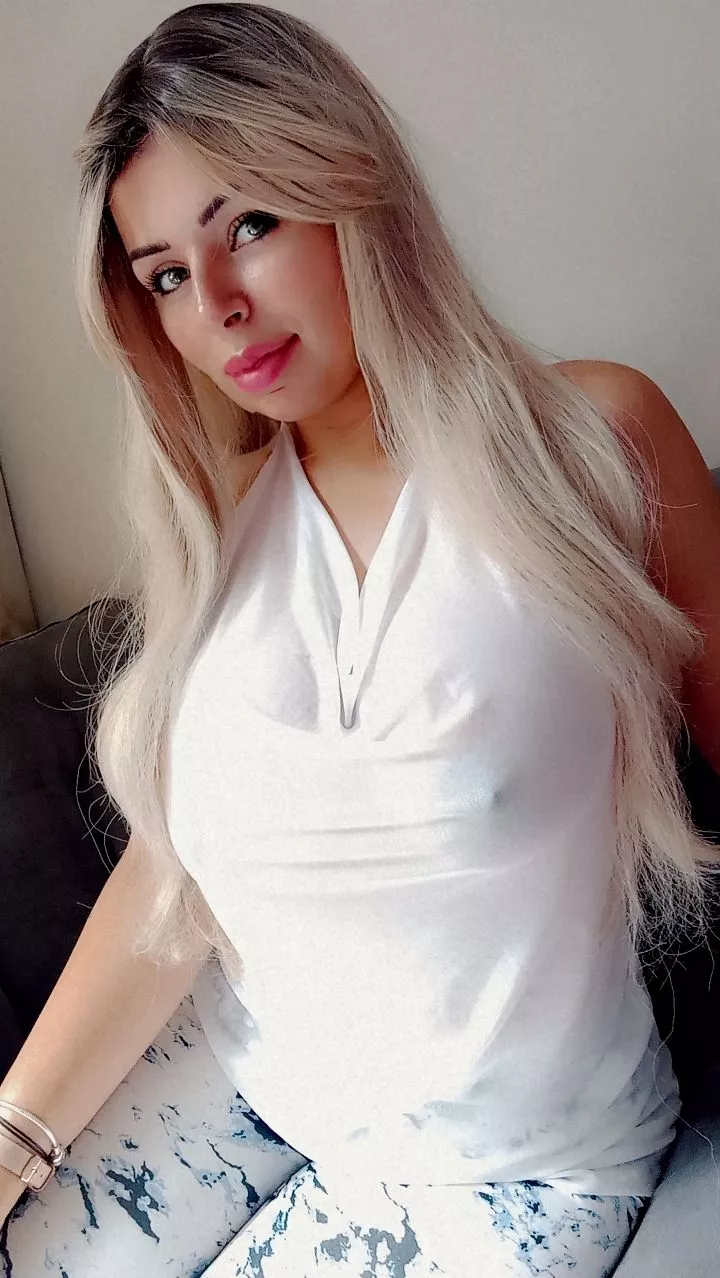 Gonna go pay my electricbills, I hope the cashier don't mind me bra less