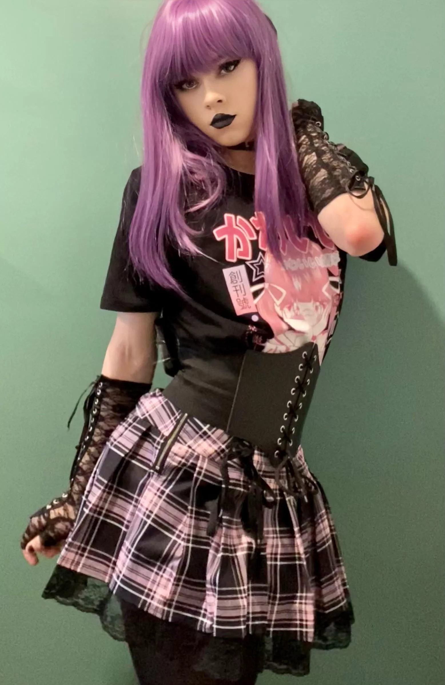 Got to doll my self up for the first time in a while, what do you think?🖤