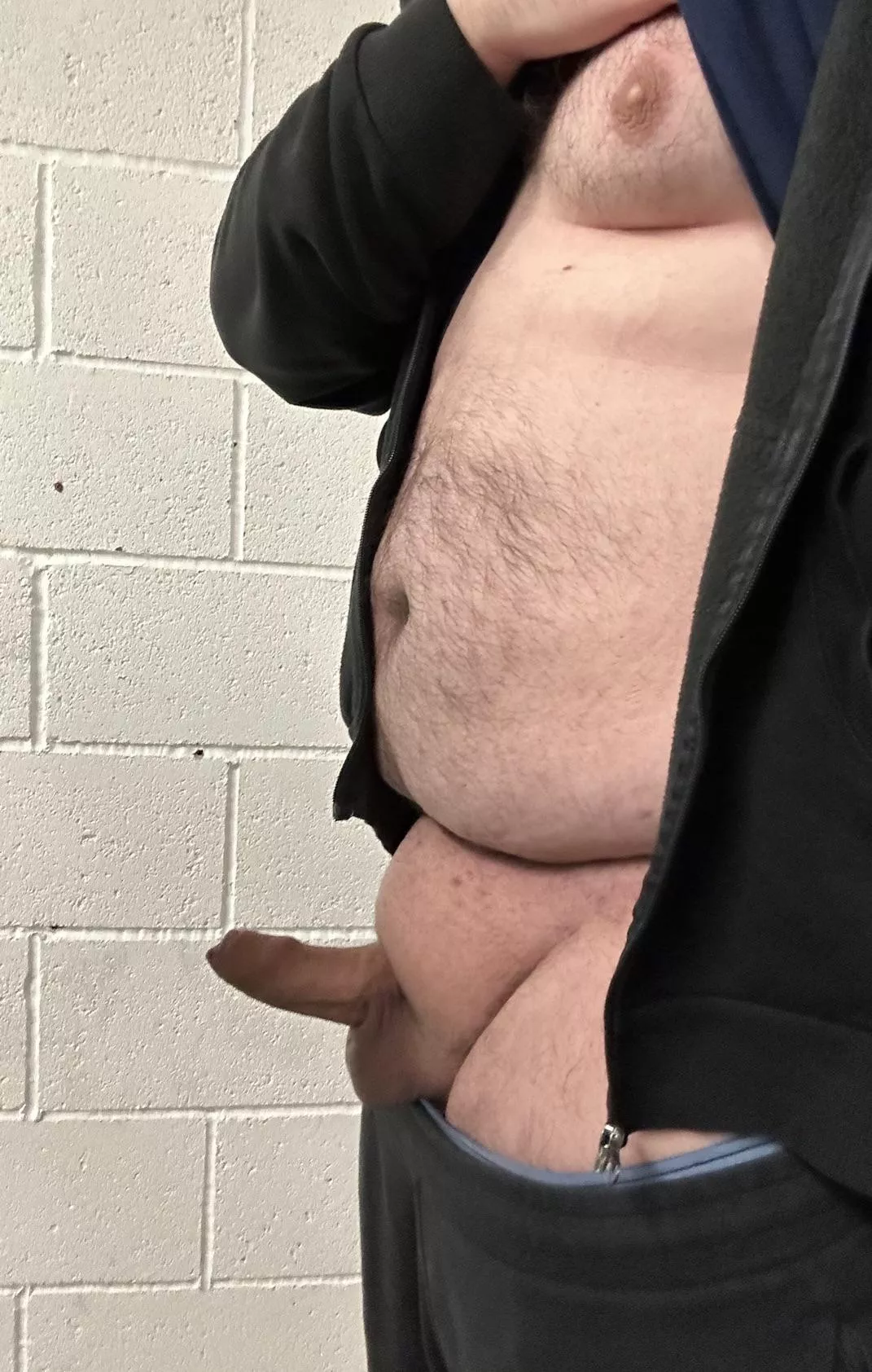 Had to sneak away in work to take this, the risk turns me on 🤣