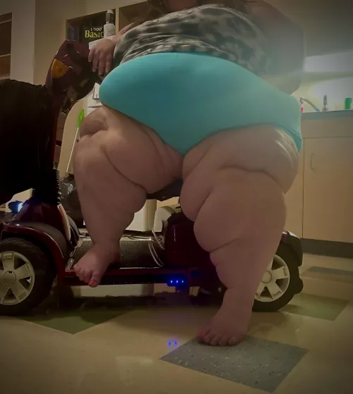 Hey Everyone 👋🏼 700lb Feedee Here! 😁