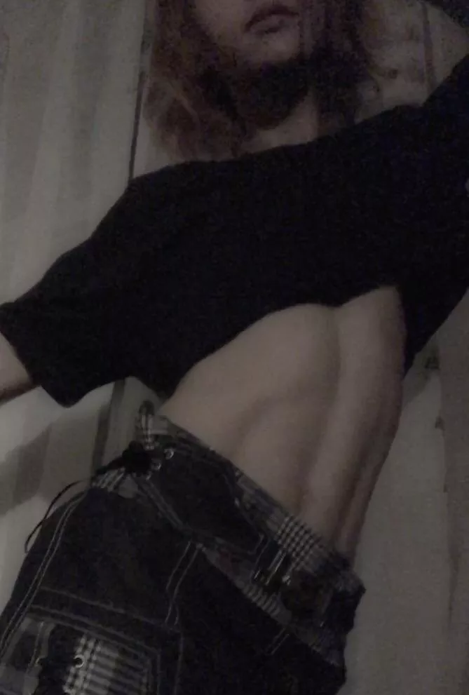 I made this top with my own hands and I like it 😊