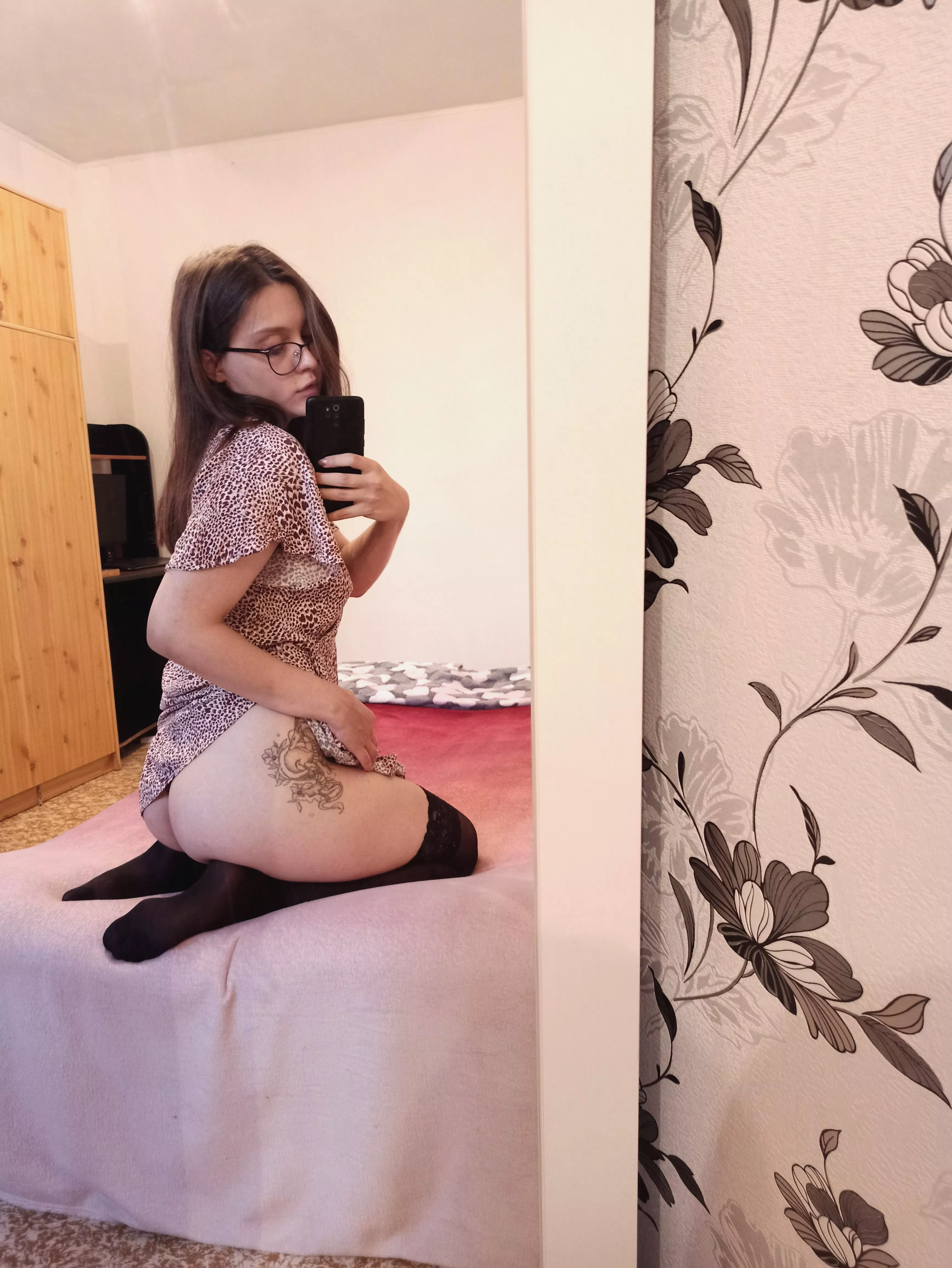 I wore stockings and a dress, but forgot my panties 🤭